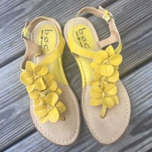 BOC Born Yellow Flower Floral Sandal Size 6